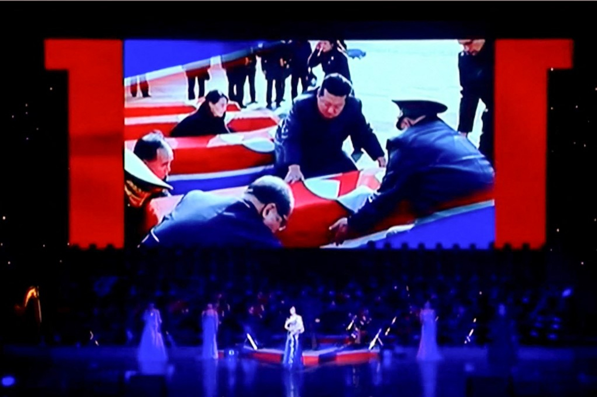 Kim Salutes caídos caçadores de combatentes enviados para sustentar a guerra de Putin na Ucrânia