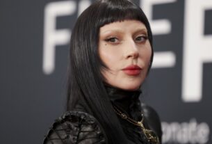 Lady Gaga homenageia Ozzy Osbourne em show; veja vídeo