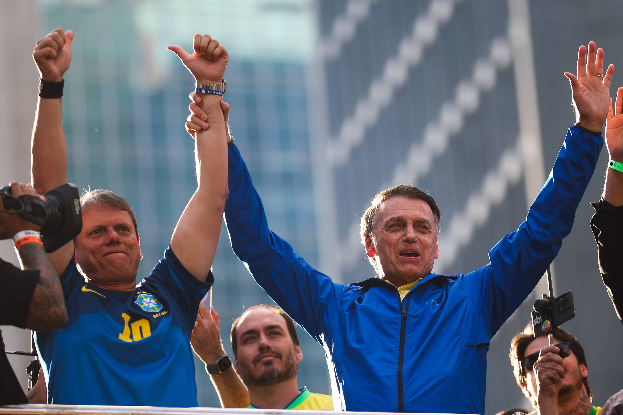 Líder do PL defende Tarcísio e Eduardo e nega racha - 14/07/2025 - Painel
