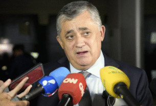 Líder do governo Lula na Câmara é internado e passa por cirurgia no coração