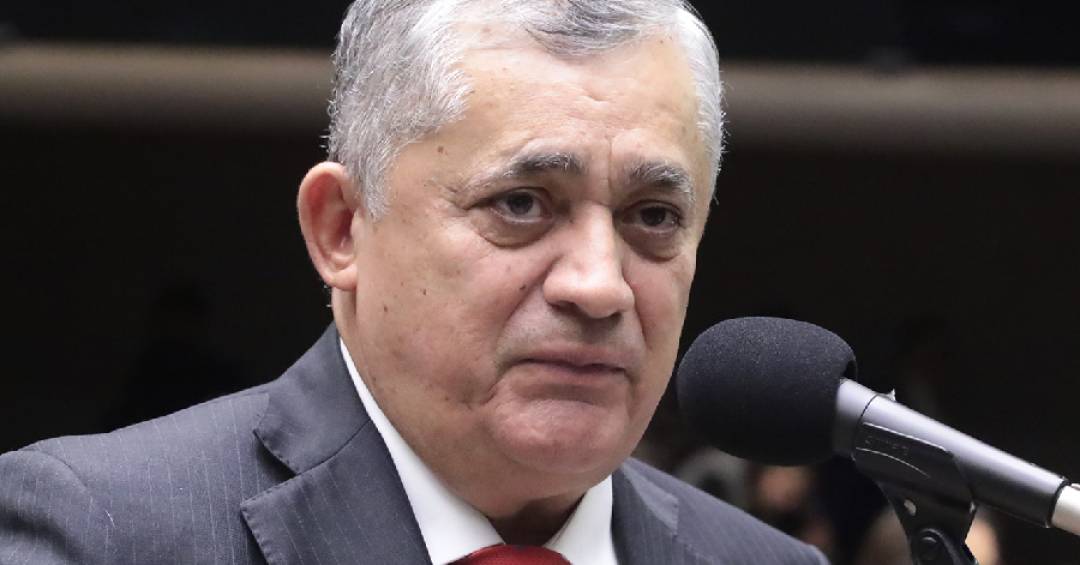Líder do governo Lula na Câmara passará por cirurgia no coração