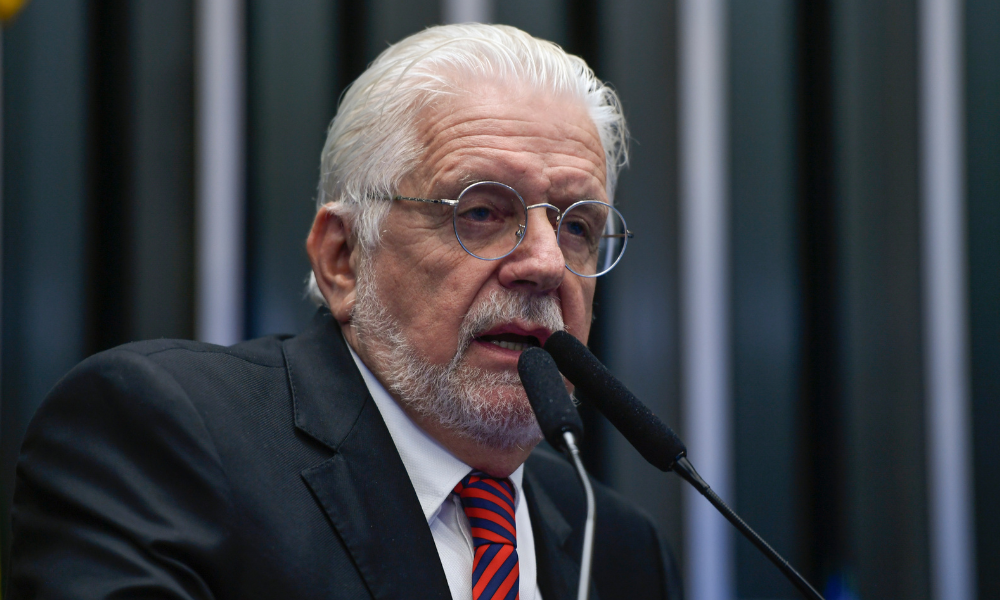 Líder do governo no Senado não vê chance de Trump adiar prazo para começo do tarifaço
