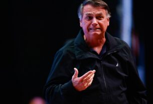 Lindbergh Farias pede prisão preventiva de Bolsonaro por descumprimento de medida cautelar