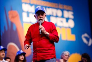 Lula chama Bolsonaro e filhos de ‘traidores’ e diz que família deve deixar o Brasil ‘viver em paz’
