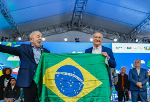 Lula chama Trump ‘para conversar’ e reafirma que Brasil tenta negociar