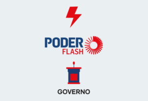 A imagem mostra o símbolo de um raio, uma referência à palavra "flash", o logotipo do Poder Flash e o símbolo de um púlpito, representando o governo.