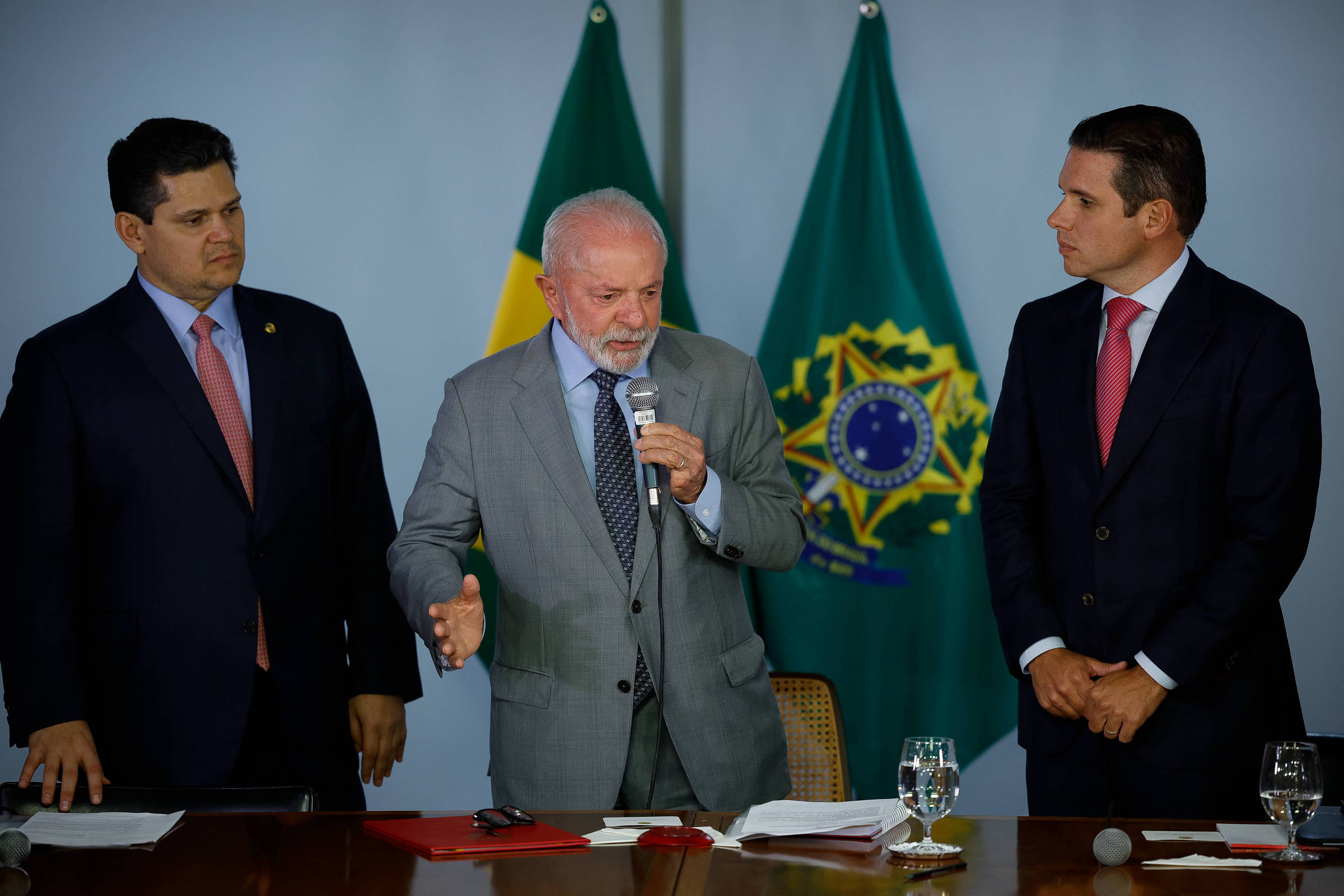 Lula deve vetar projeto que amplia número de deputados - 16/07/2025 - Poder