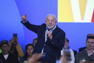 Lula sobre Eduardo Bolsonaro: ‘Esse cara é um traidor da pátria’