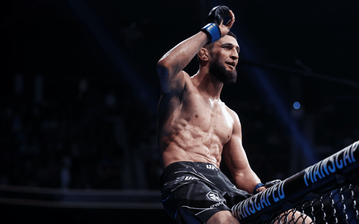Khamzat Chimaev encara Dricus du Plessis no UFC 319