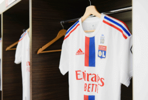 Lyon se mantém na primeira divisão francesa após vencer recurso
