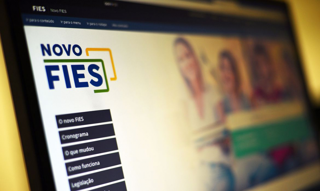 MEC anuncia termos da renegociação de dívidas do Fies para estudantes inadimplentes