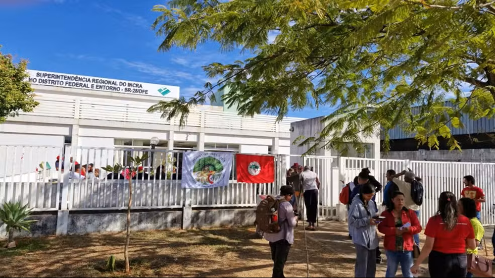 MST invade prédios do Incra em 22 Estados