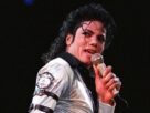 Meia de Michael Jackson é leiloada por quase R$ 40 mil