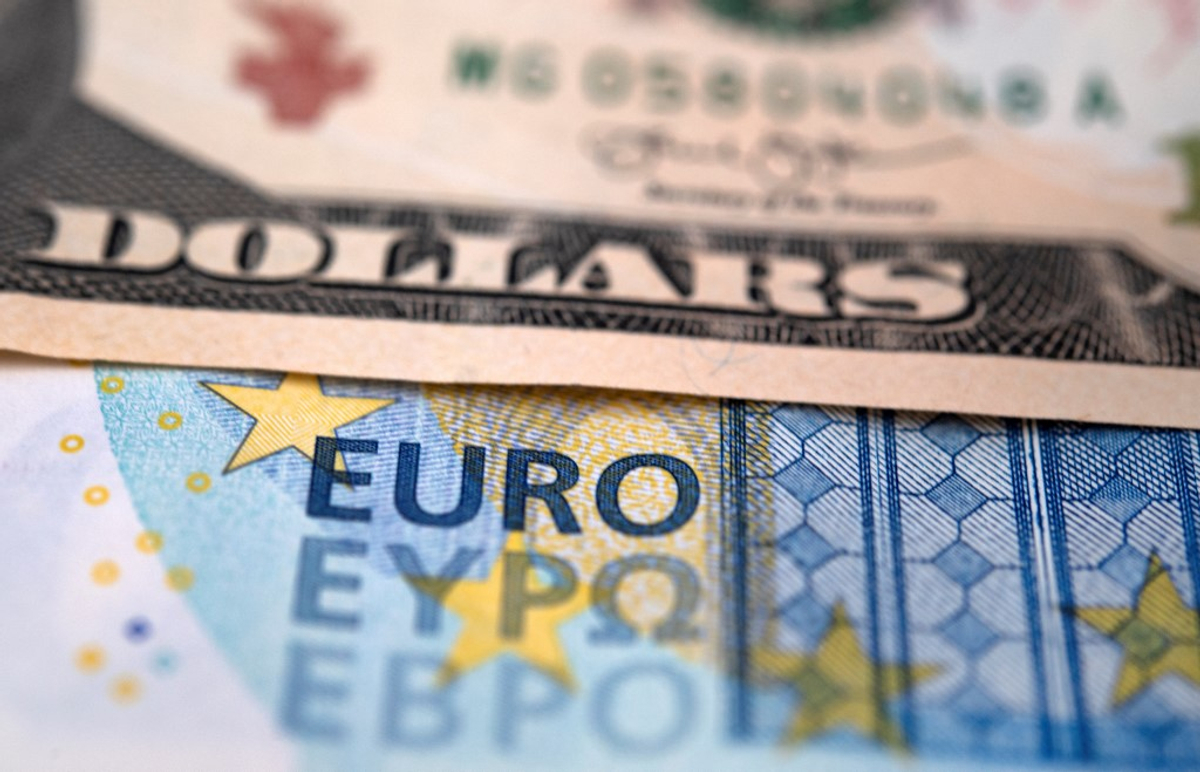 'Melhor que uma guerra comercial' - USD sobe no acordo comercial da UE, adicionou pressão sobre o Kremlin
