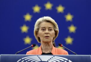 Moção de censura faz parte do ‘manual’ extremista, diz von der Leyen