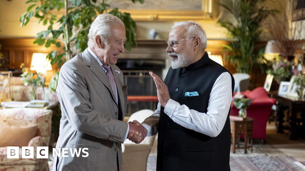 Modi encontra rei após o acordo assinado