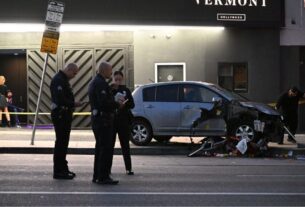 Motorista atropela multidão em Los Angeles e deixa ao menos 30 feridos
