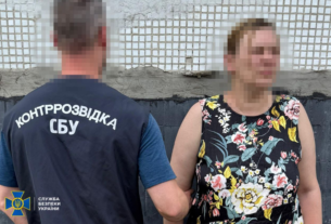 Mulher Kharkiv ajudou a atingir greve de mísseis russos na prefeitura
