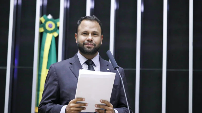'Não podemos normalizar a barbárie', diz Pastor Henrique Vieira após ameaça de Sargento Fahur