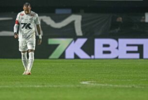 Neymar comemora gol que não existiu no jogo contra o Internacional; veja o lance