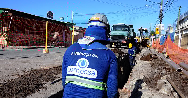 No Recife, trabalhadores da Compesa protestam nesta terça (1º) contra a ‘privatização’ da empresa