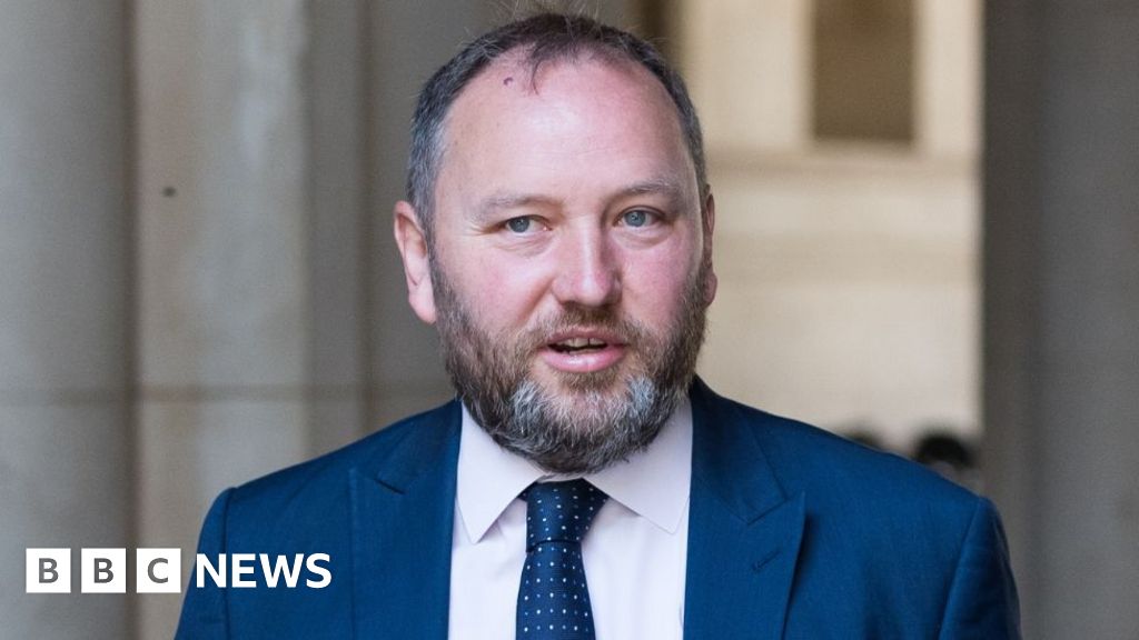 O sistema de bem -estar vai 'explodir' sem reforma, diz Ian Murray