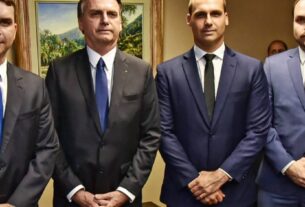 O trapalhão da família Bolsonaro tem nome