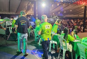 Anatel na fiscalização de um evento de Festa Junina, garantindo a organização e segurança para todos