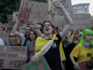 Opinião: Ucranianos protestos, Zelensky escuta