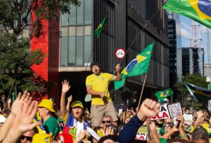 Oposição tenta mobilizar manifestações orgânicas e evita expor deputados