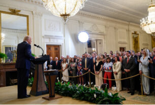 Os conservadores do congresso pressionam para remodelar a política de sanções dos EUA em relação à Rússia