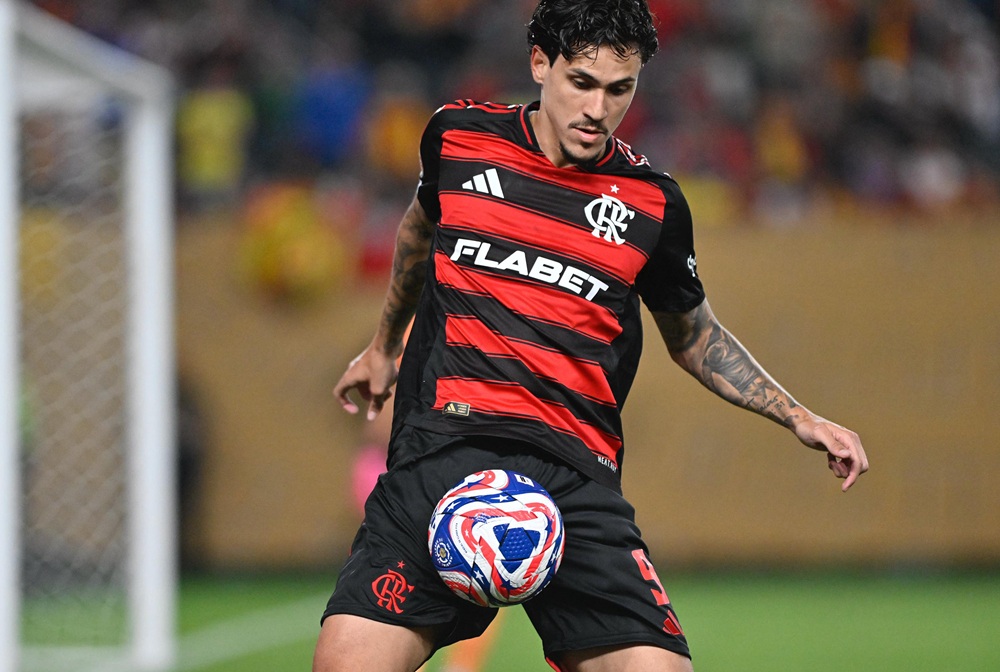 Pedro é retirado da convocação do Flamengo e aumenta rumor sobre saída do clube