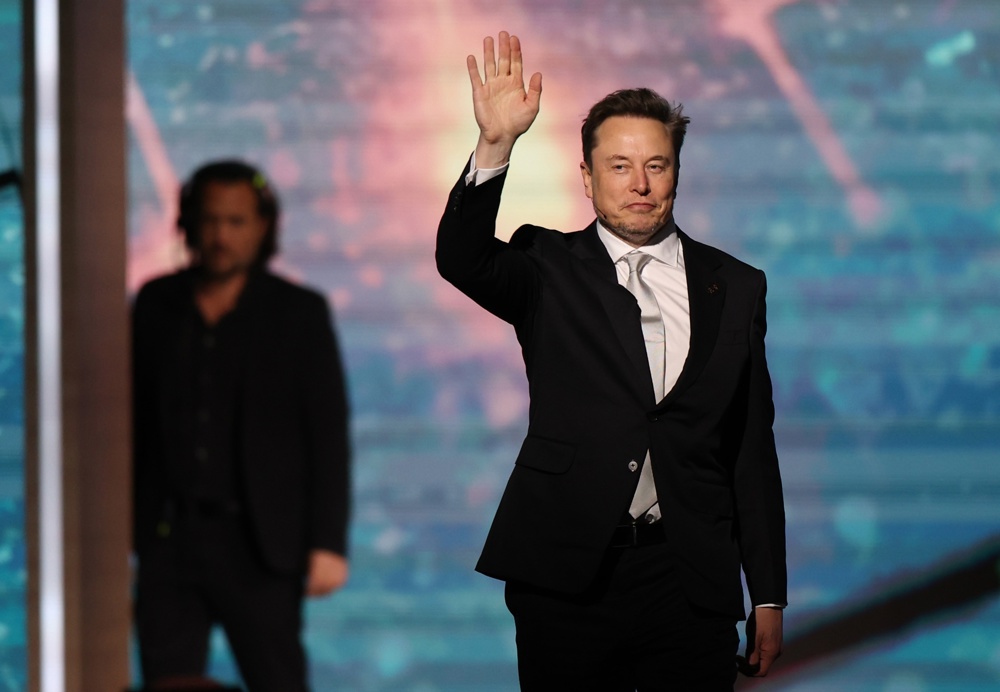 Pentágono fecha acordo para uso de polêmica IA de Musk