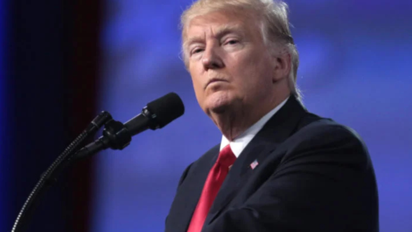 Série da HBO cortou personagem não binário após eleição de Trump