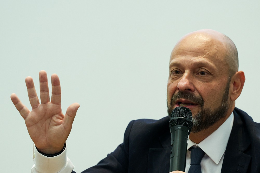 Presidente do INSS se preocupa com Nikolas na relatoria da CPMI: ‘Não queremos desinformação’