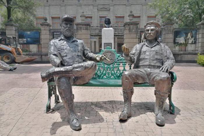 Presidente do México critica remoção irregular de monumento a Fidel e Che e defende sua reinstalação