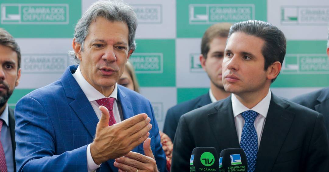 Presidente do PT diz que governo não busca embate com Congresso