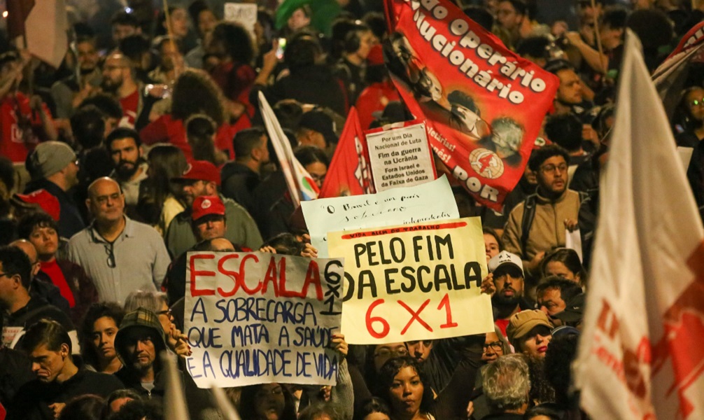 Protesto na Avenida Paulista cobra Justiça Tributária e taxação de super-ricos