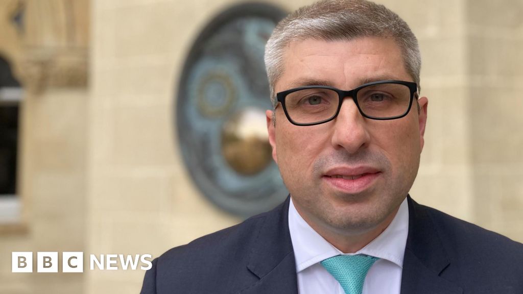 Reforma UK West Northants Council Primeiro para descartar alvos zero líquidos