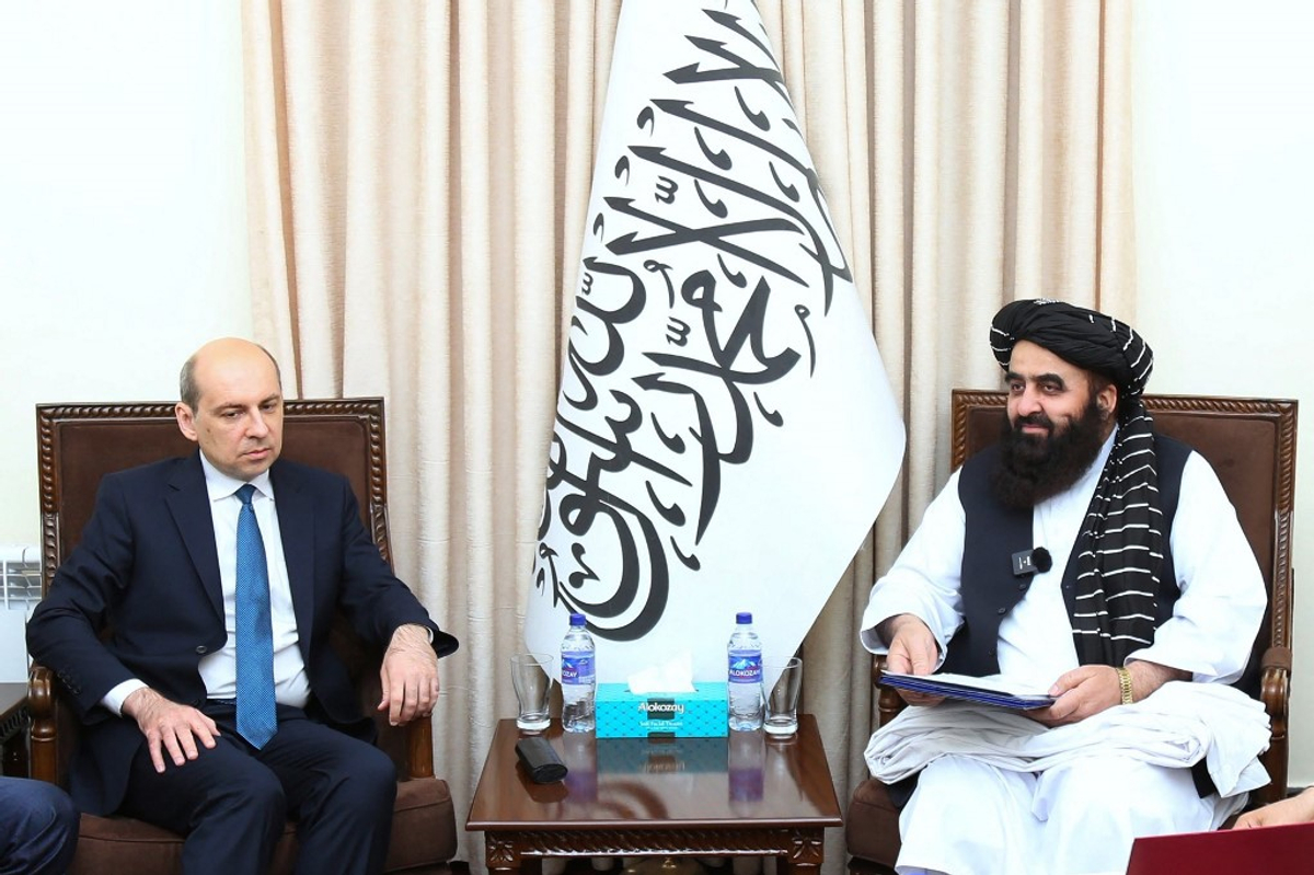 Rússia se torna o primeiro país a reconhecer o regime do Taliban