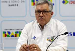 O ministro da Saúde, Alexandre Padilha, anuncia novas medidas para expandir o provimento e a formação de médicos especialistas no Sistema Único de Saúde (SUS)