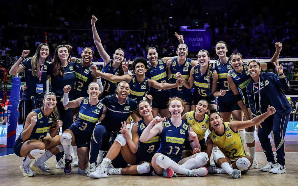 Seleção Brasileira feminina de vôlei domina e vence Bulgária pela VNL