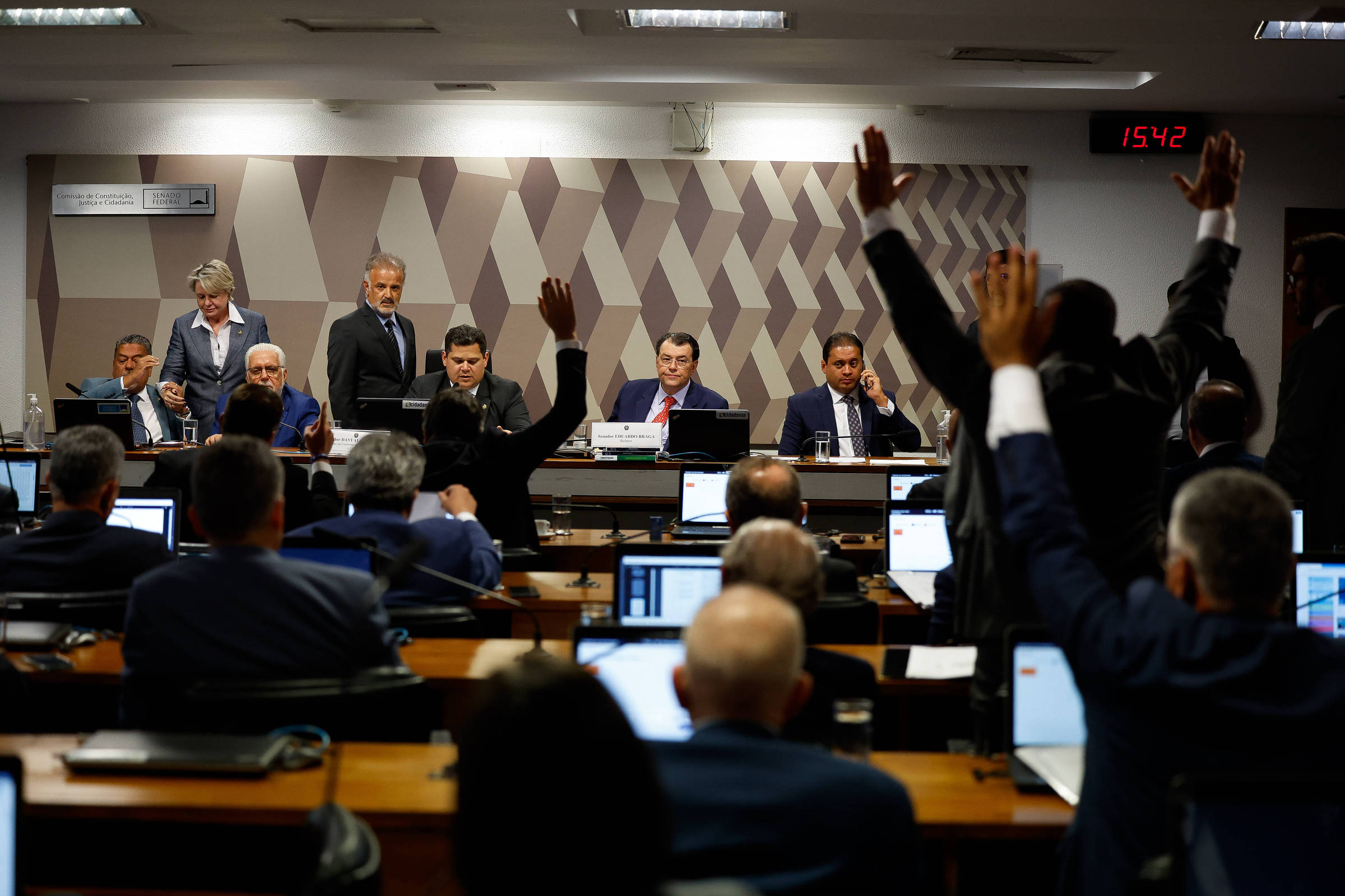 Senado: Alcolumbre pauta projeto que libera cassinos - 04/07/2025 - Brasília Hoje