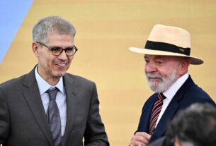 Sidônio adia ida a comissão da Câmara - 08/07/2025 - Poder