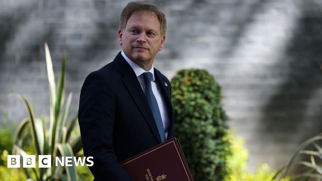 Sir Grant Shapps diz que seu foco estava em salvar vidas após a violação de dados afegãos