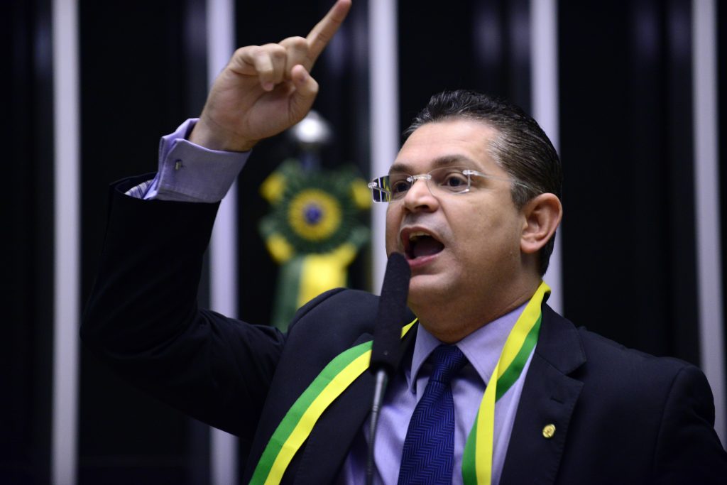 Sóstenes Cavalcante rebate declaração de Lula, e diz que governo é 'sangue-suga' do povo ao aumentar impostos