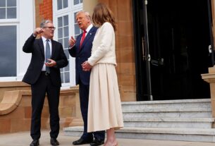 Starmer chega a Turnberry para conversas com Trump
