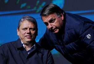 Tarcísio se encontra com Bolsonaro após tarifaço de Trump e critica STF