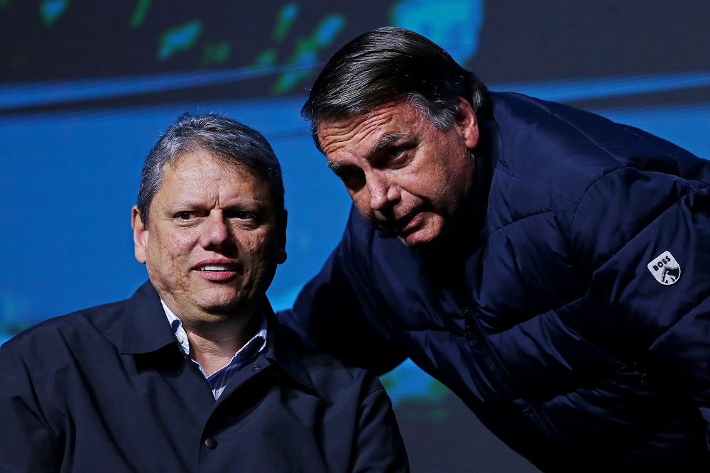 Tarcísio se encontra com Bolsonaro após tarifaço de Trump e critica STF