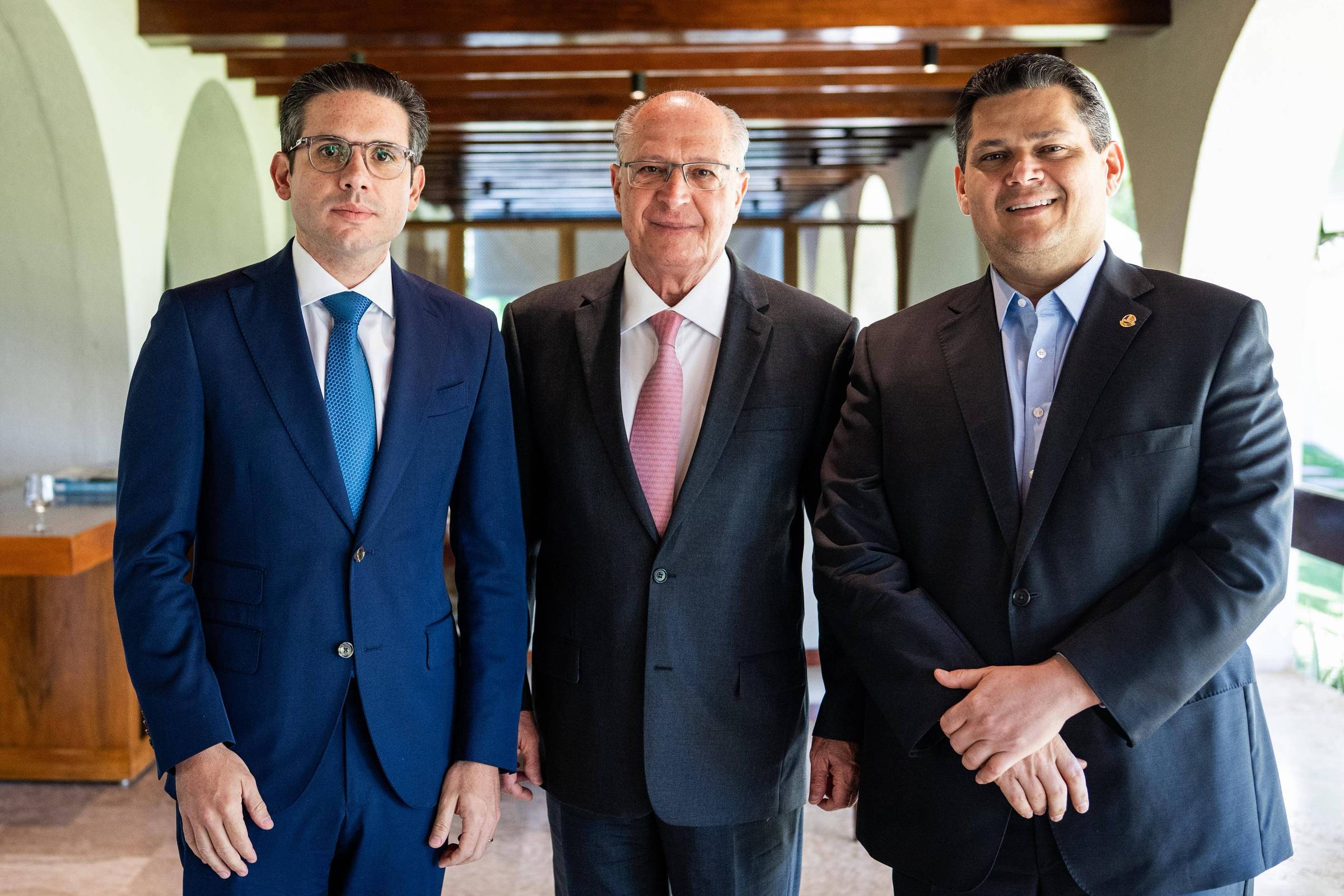 Tarifaço:Motta e Alcolumbre apoiam Lula e isolam Bolsonaro - 16/07/2025 - Poder